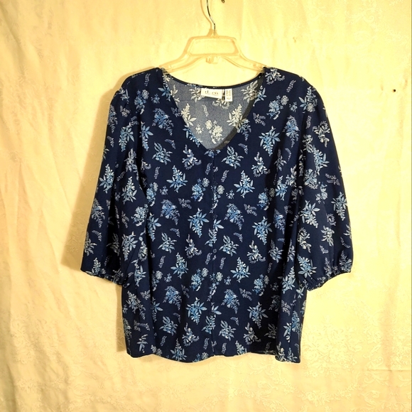 Denim&Co Tops - D & Co blue with botanical design top  women's 1X    #296